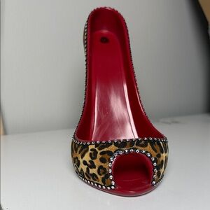 Wild Eye Design High Heel Wine Bottle Holder Leopard Print Stopper Set Sequins